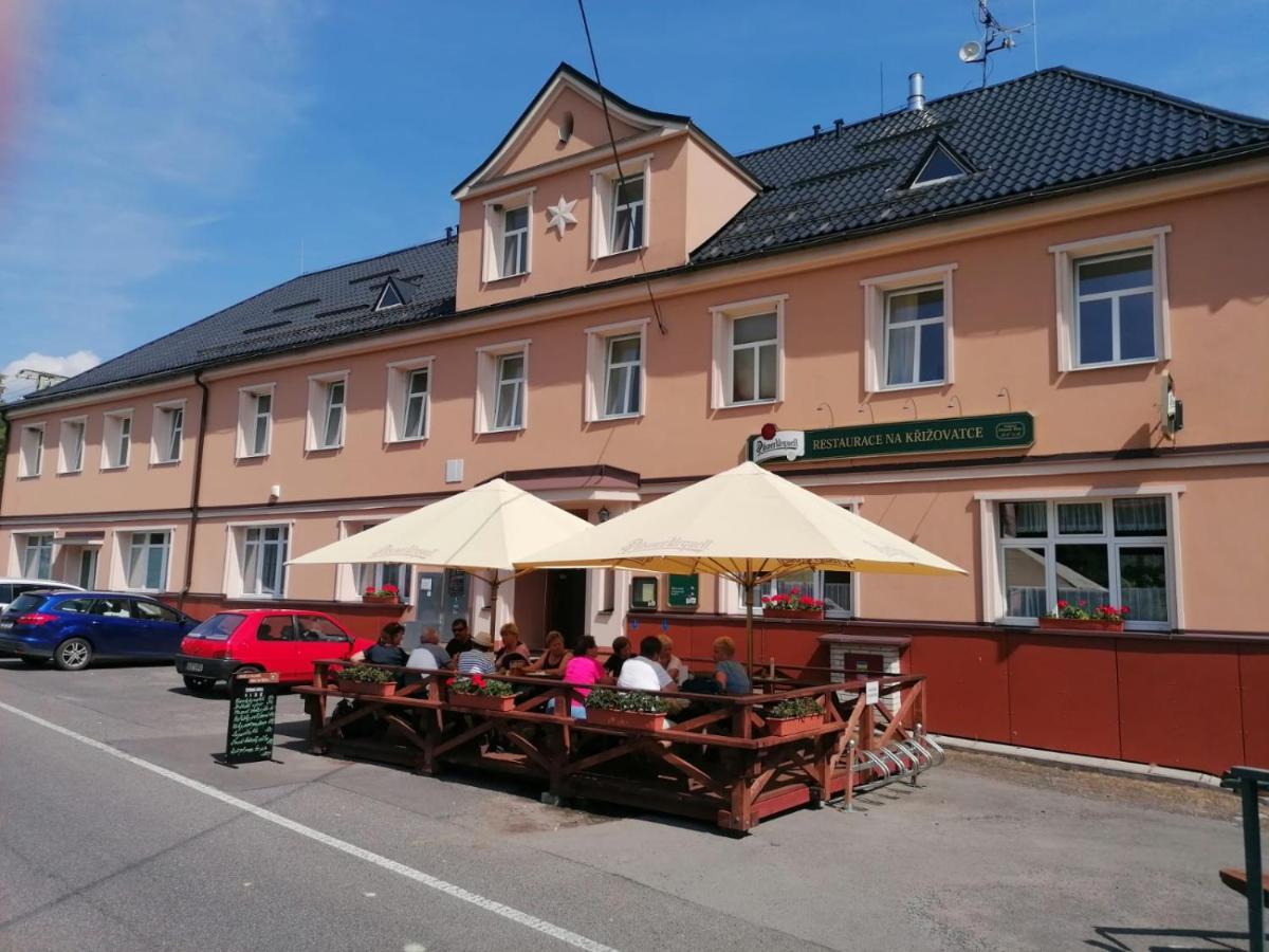 Penzion A Restaurace Na Krizovatce Polevsko Buitenkant foto