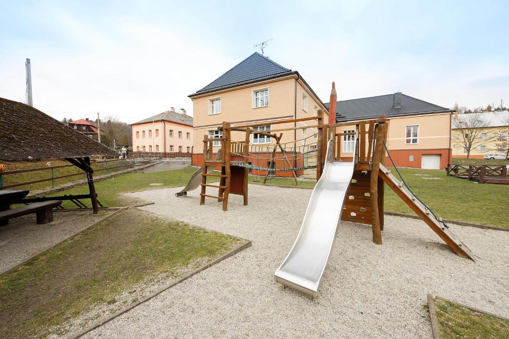 Penzion A Restaurace Na Krizovatce Polevsko Buitenkant foto